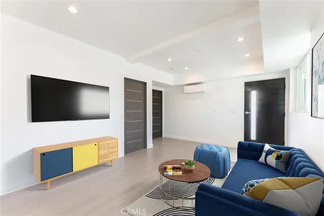 $2,695,000 | 6845 Haskell Avenue, Lake Balboa, CA 91406