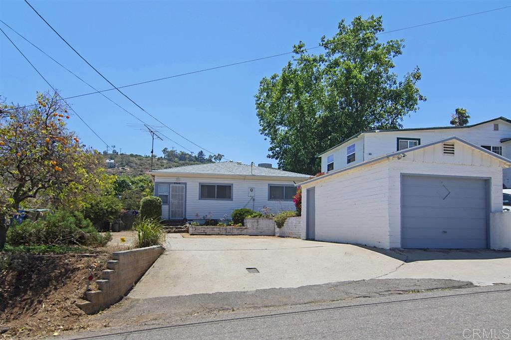 8544 Gardena Road Lakeside, CA 92040 - Photo 1 of 15
