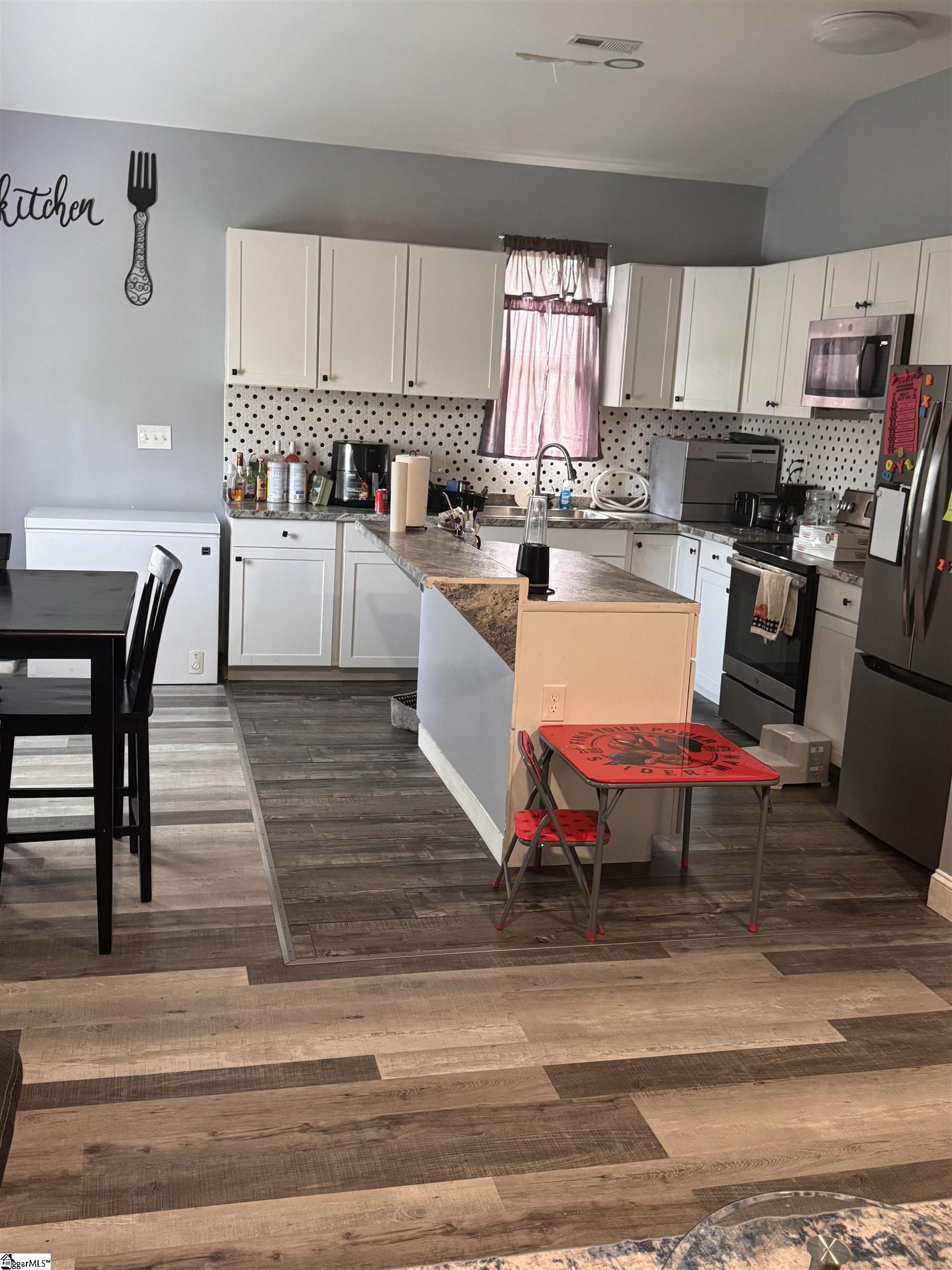 117 Helen Street Spartanburg, SC 29301 - Photo 2 of 7