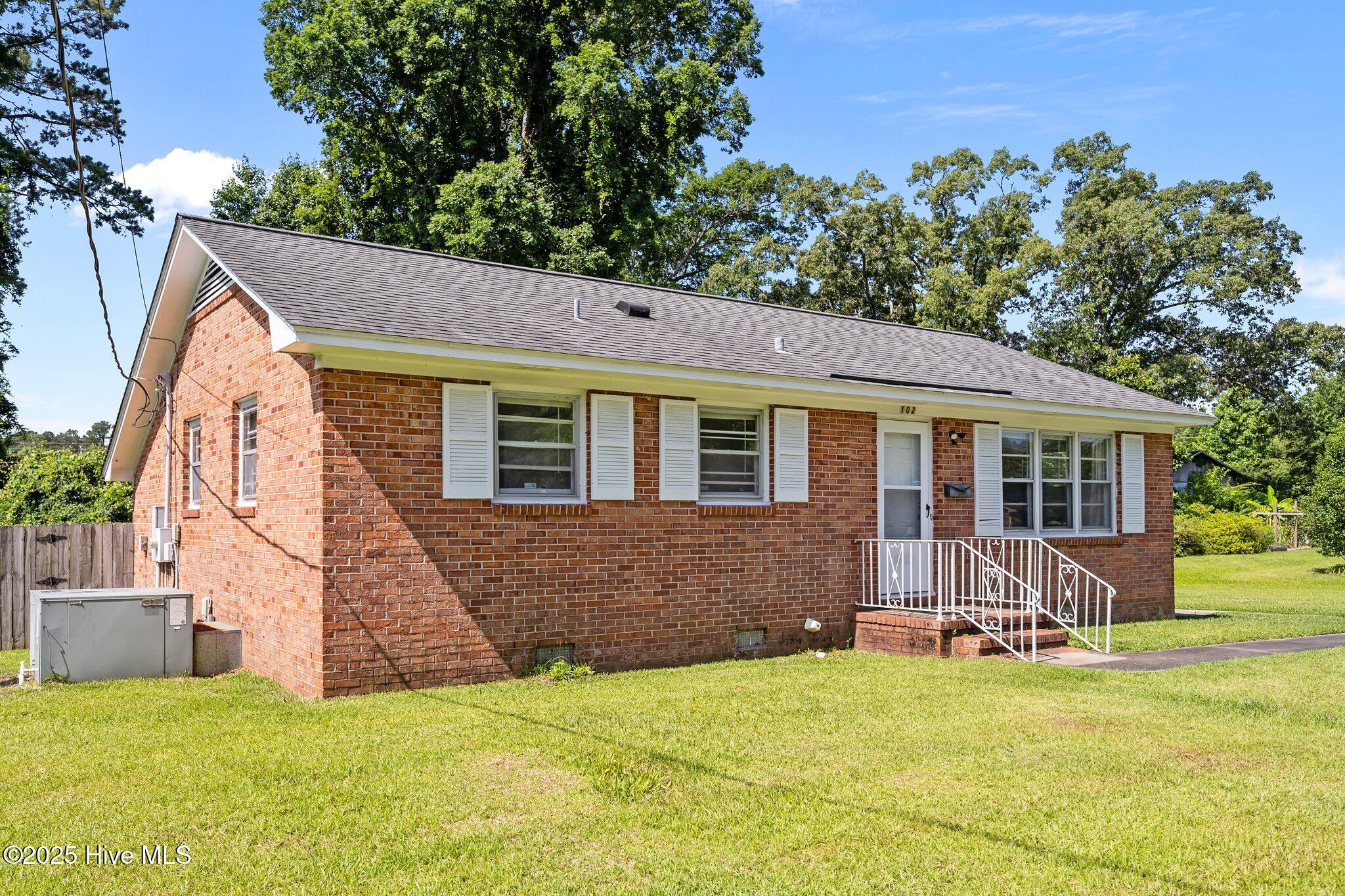 102 Mercer Road Jacksonville, NC 28546 - Photo 1 of 53 Front of the House