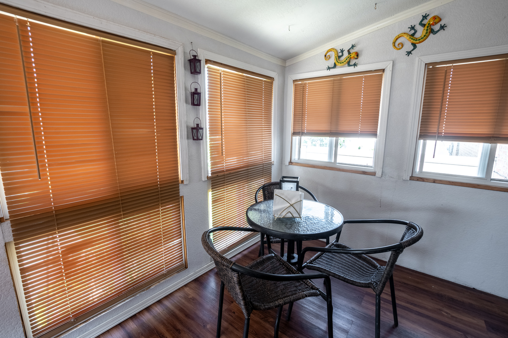 5328 South Harding Avenue Chicago, IL 60632 - Photo 21 of 26 a view of a dining room with furniture and window
