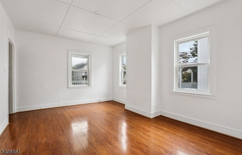 81 Grove Street Somerville, NJ 08876 - Photo 4 of 19