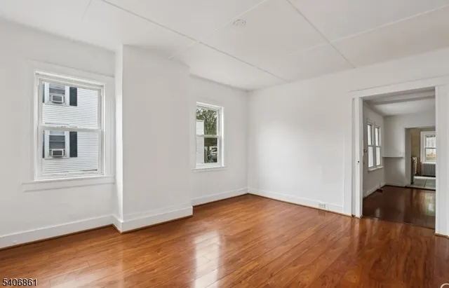 $2,450 | 81 Grove Street, Somerville, NJ 08876