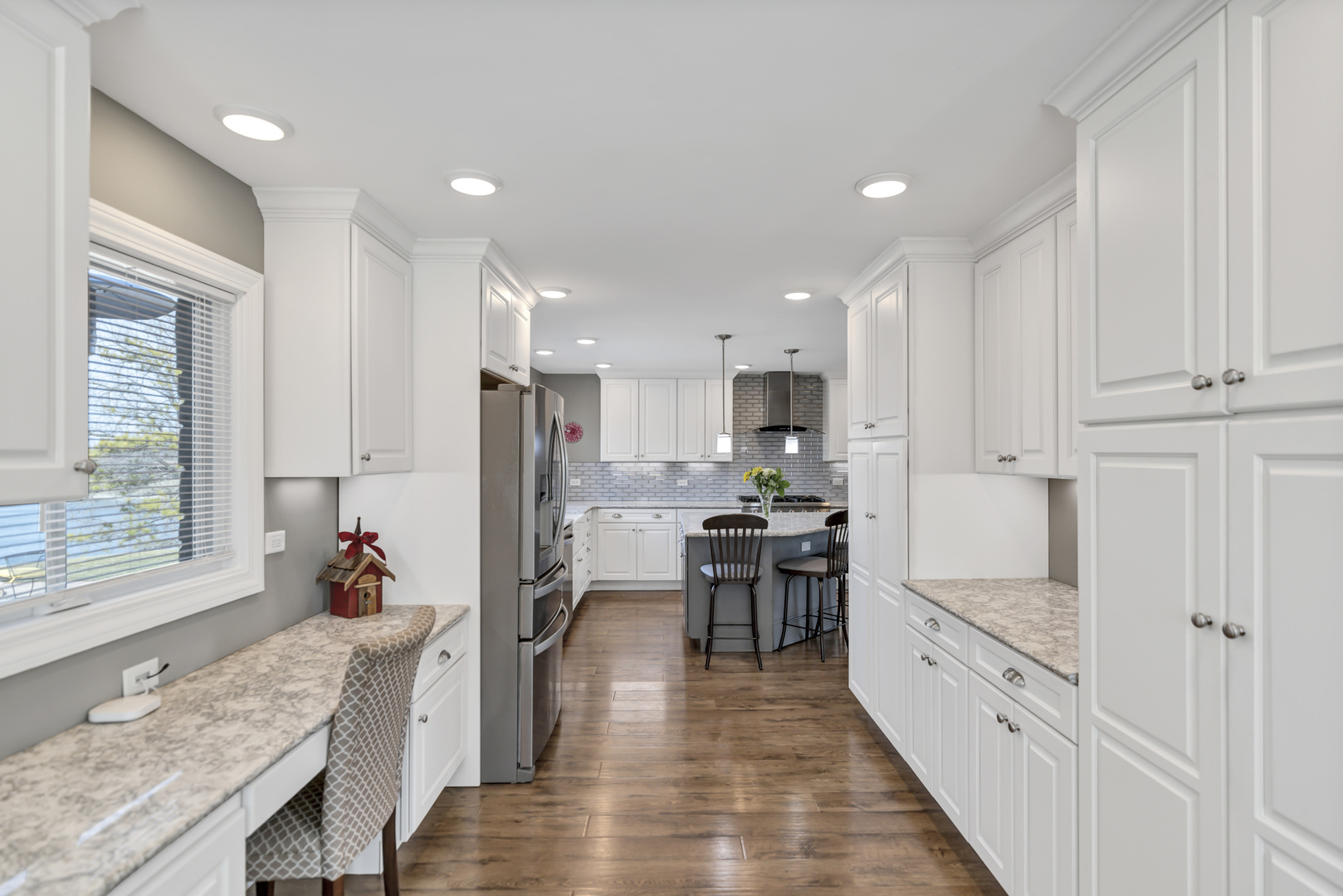 512 Bay Road McHenry, IL 60051 - Photo 10 of 38 Gallery Image 10