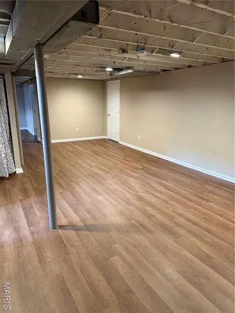 $2,500 | 1119 McKnight Road, University City, MO 63132