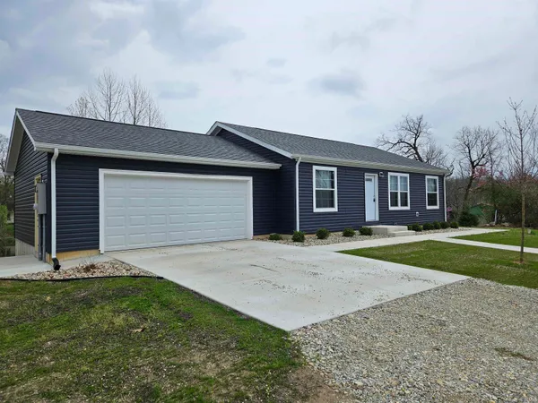 $544,444 | 3650 South Shirey Drive, Mentone, IN 46539