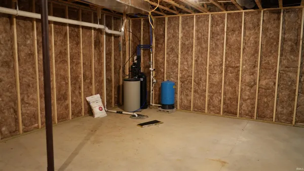 $544,444 | 3650 South Shirey Drive, Mentone, IN 46539