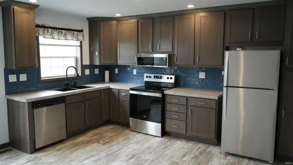 $544,444 | 3650 South Shirey Drive, Mentone, IN 46539