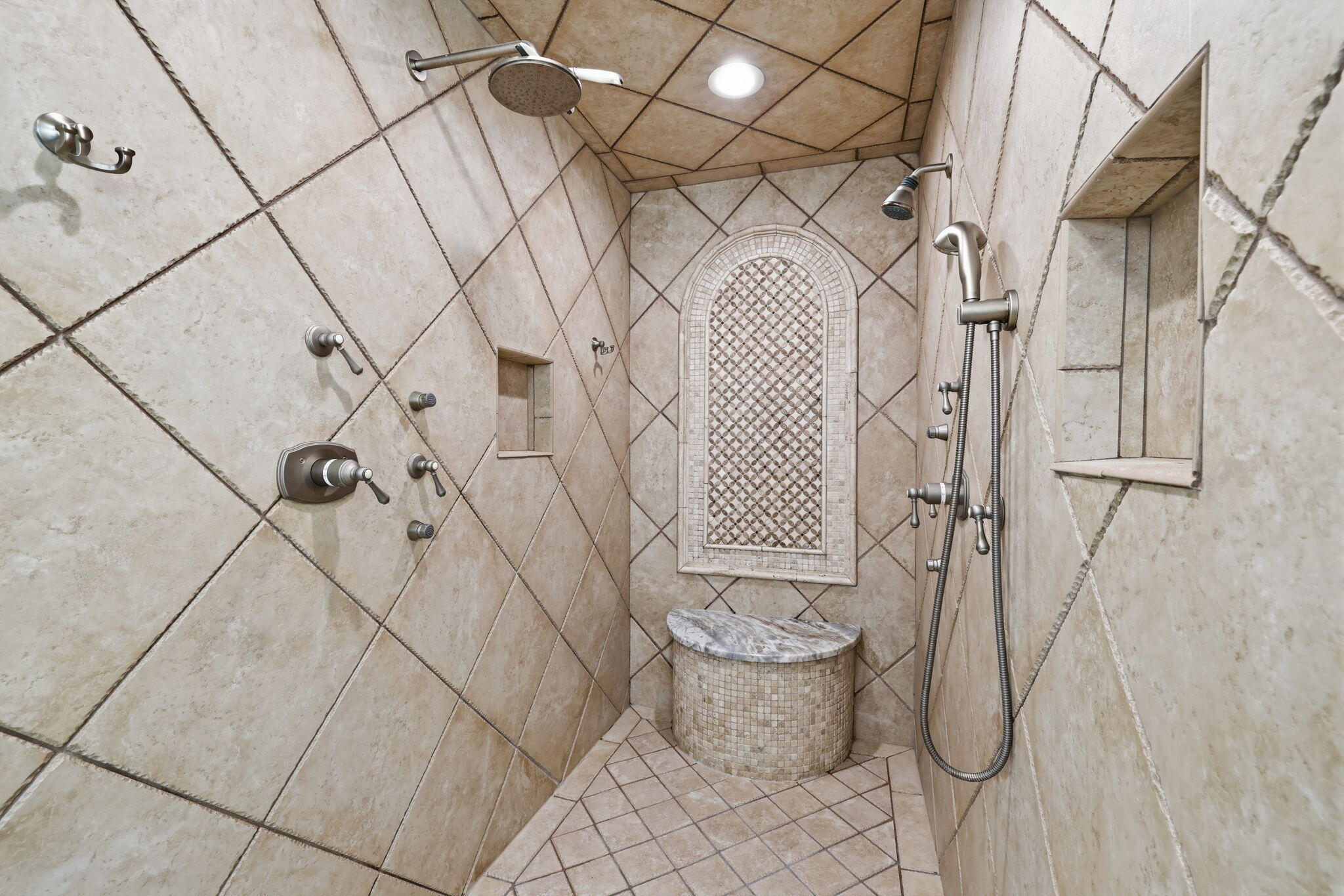 174 North Crest Road Chattanooga, TN 37404 - Photo 25 of 50 Primary Bathroom Main Level
