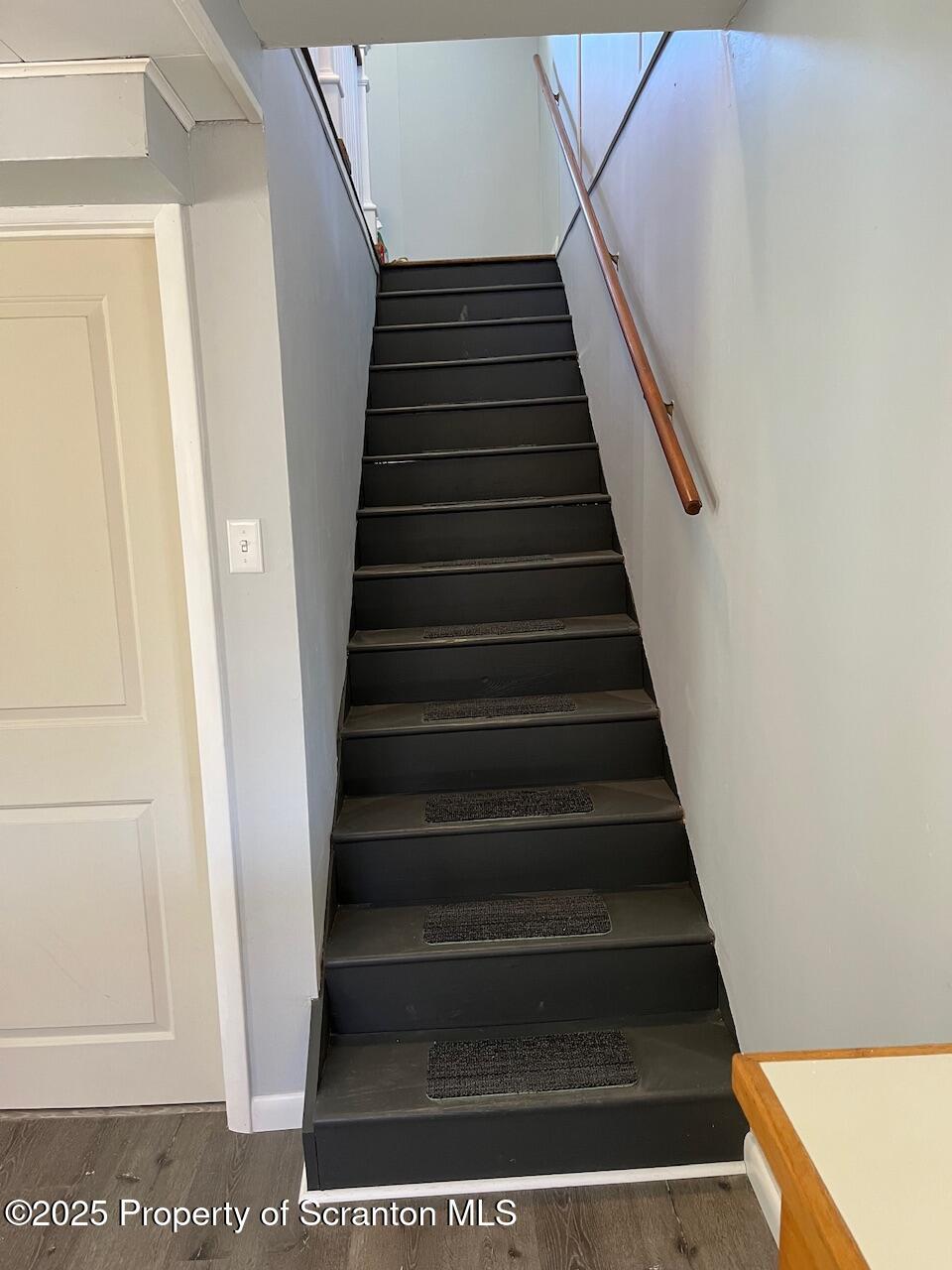3191 Aberdeen Road Moscow, PA 18444 - Photo 8 of 14 a view of entryway