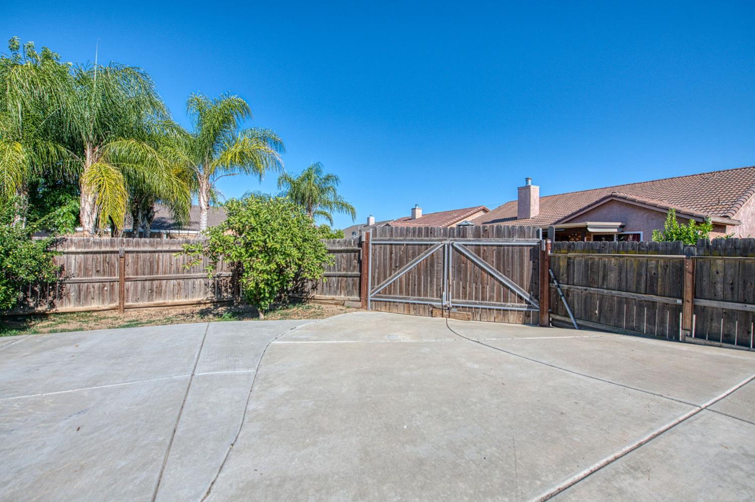 1135 Rafer Johnson Drive Kingsburg, CA 93631 - Photo 36 of 55