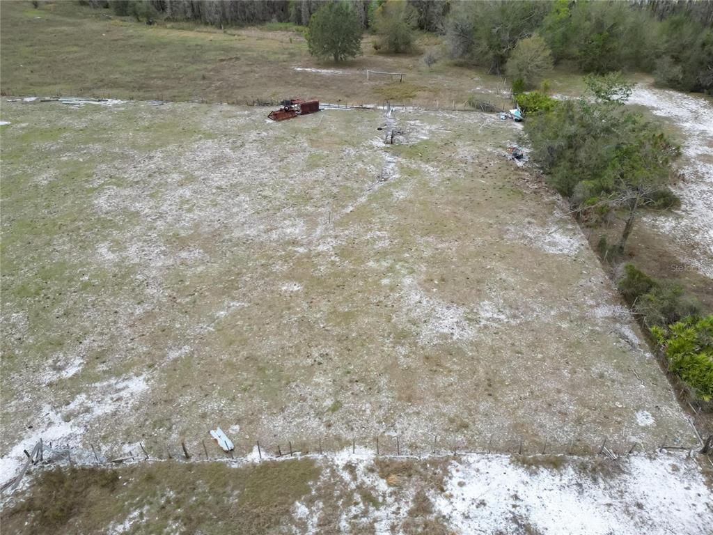 17273 Alderman Turner Road Wimauma, FL 33598 - Photo 29 of 60 a backyard of a house