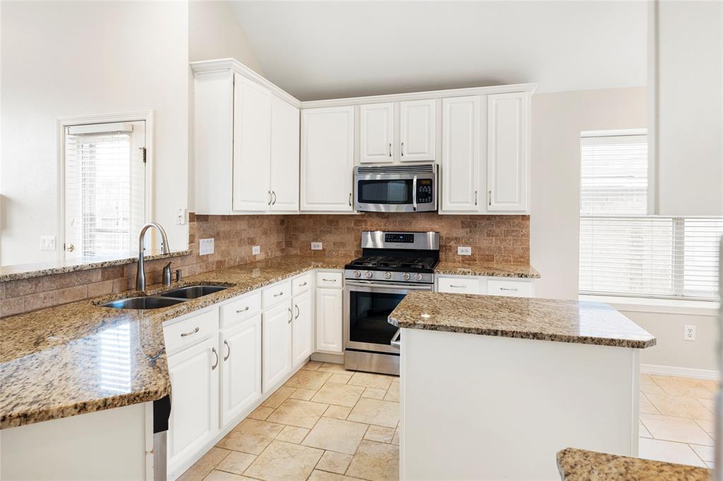 465 Ridge Meade Drive Lewisville, TX 75067 - Photo 16 of 38