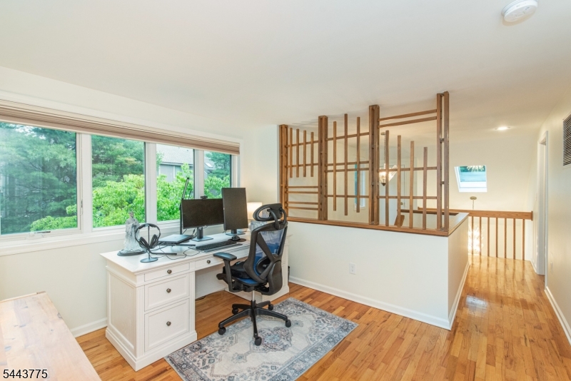 122 Macleish Court Mahwah, NJ 07430 - Photo 15 of 28