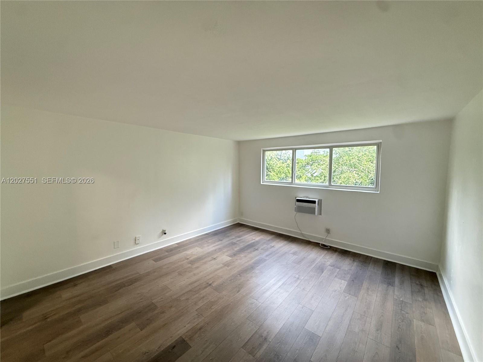 143 Southwest 9th Street, Unit 304 Miami, FL 33130 - Photo 2 of 8
