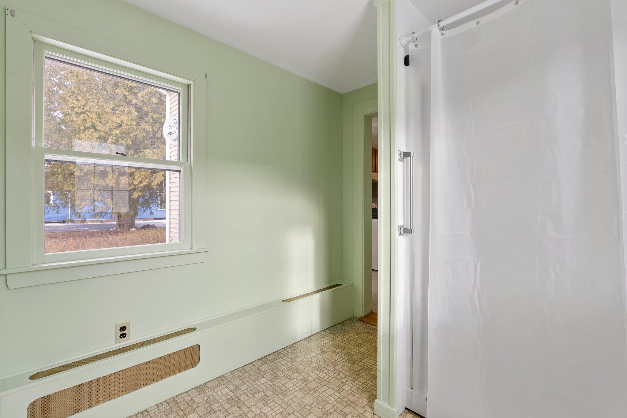 545 Riverside Drive Auburn, ME 04210 - Photo 40 of 46 Laundry/Mudroom