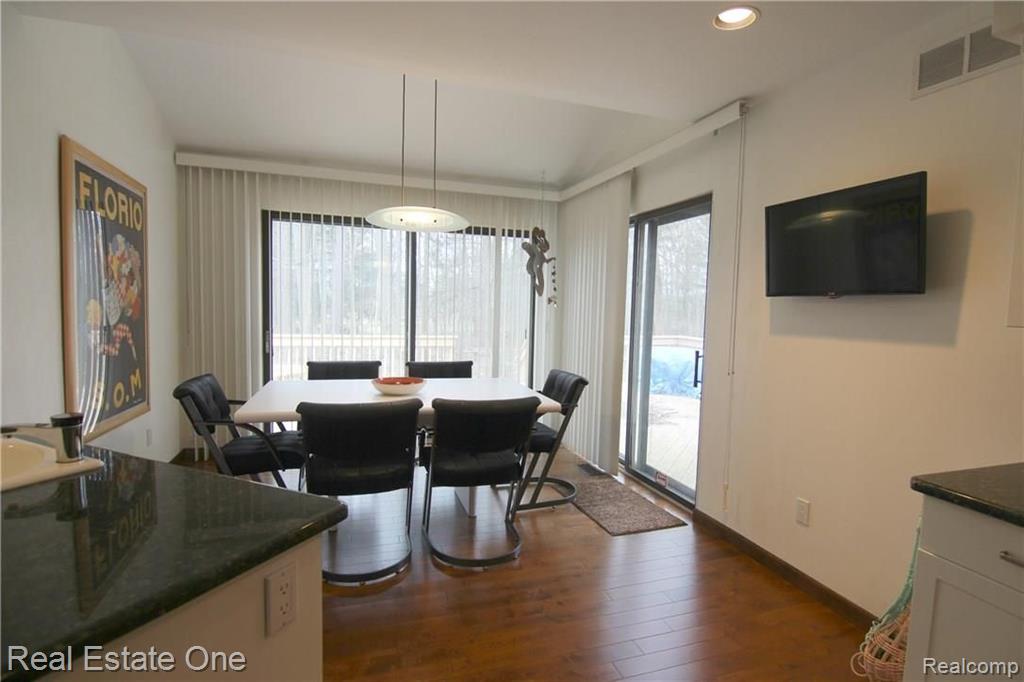 30215 High Valley Road Farmington Hills, MI 48331 - Photo 16 of 30