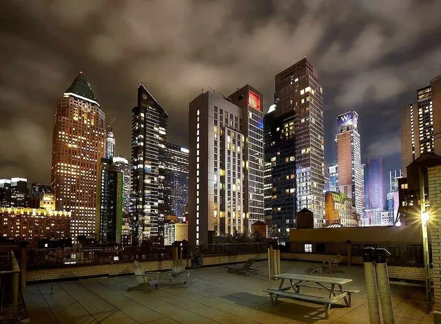 $570,000 | 325 West 45th Street, Unit 820 | Hell's Kitchen