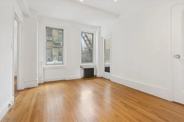 $570,000 | 325 West 45th Street, Unit 820 | Hell's Kitchen