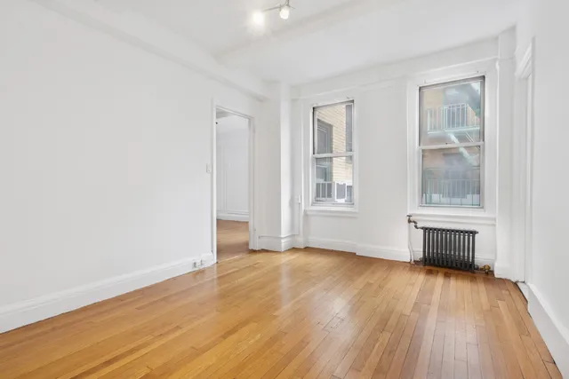 $570,000 | 325 West 45th Street, Unit 820 | Hell's Kitchen