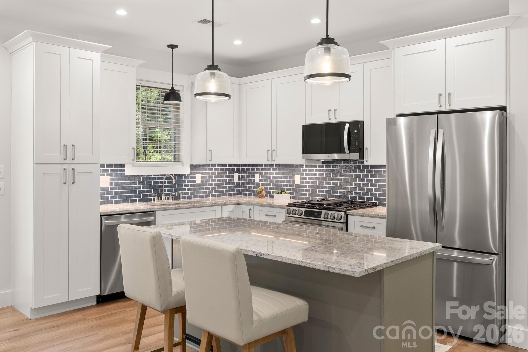 445 Governors View Road Asheville, NC 28805 - Photo 7 of 34 Gallery Image 7