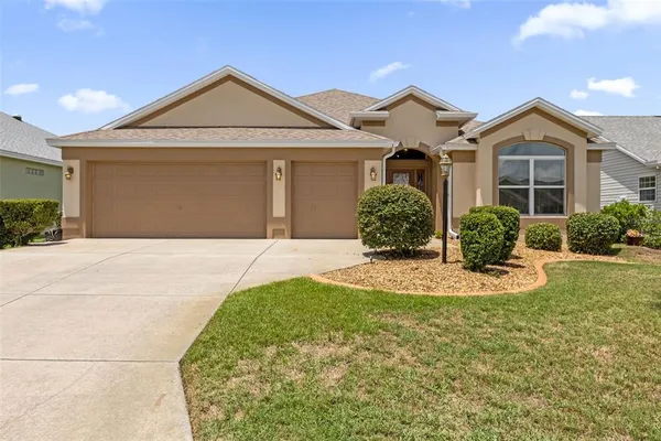 $449,900 | 897 Folkstone Way, The Villages, FL 32162
