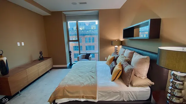 $2,295 | 1 Virginia Avenue, Unit 601, Indianapolis, IN 46204