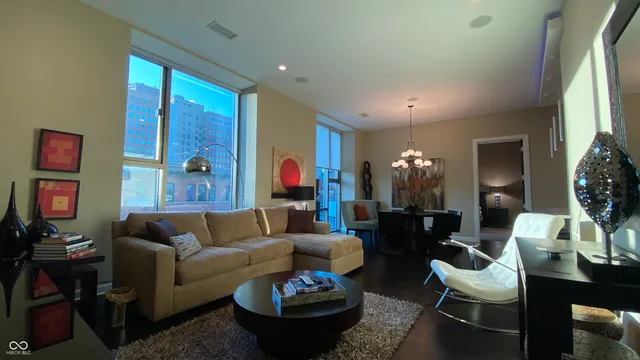 $2,295 | 1 Virginia Avenue, Unit 601, Indianapolis, IN 46204