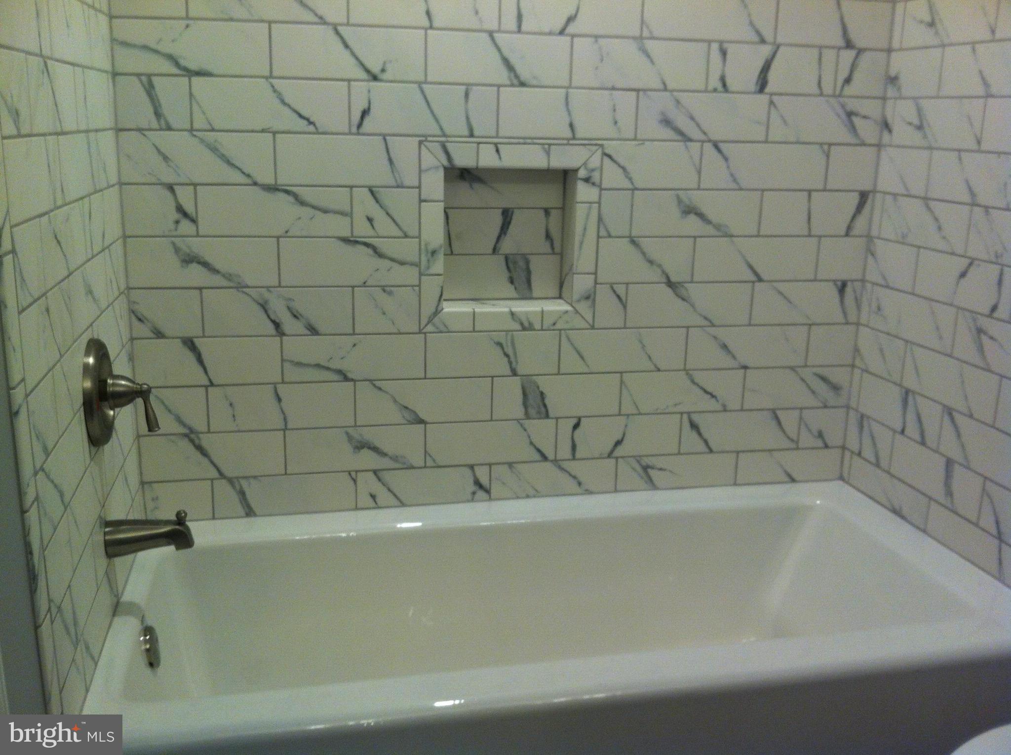 408 Mill Swamp Road Edgewater, MD 21037 - Photo 10 of 24 Over sized Kohler Soak Tub
