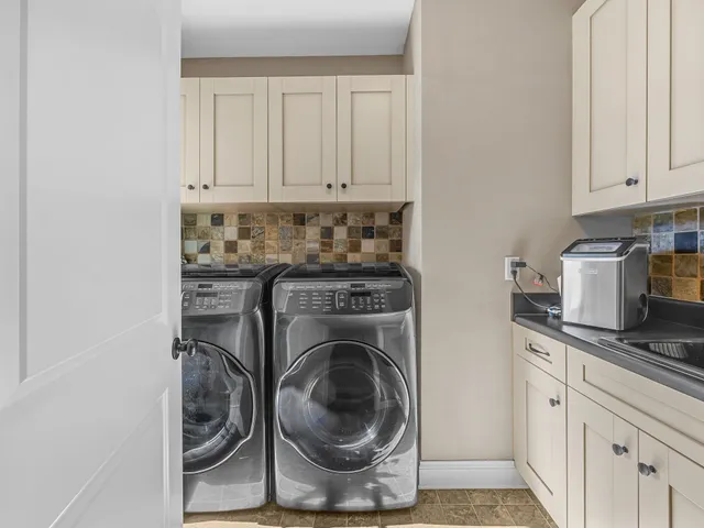 $749,900 | 475 Twin Springs Drive, Spartanburg, SC 29301