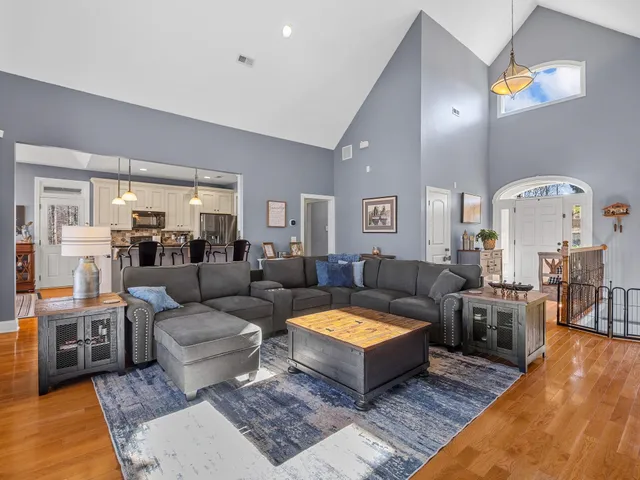 $749,900 | 475 Twin Springs Drive, Spartanburg, SC 29301