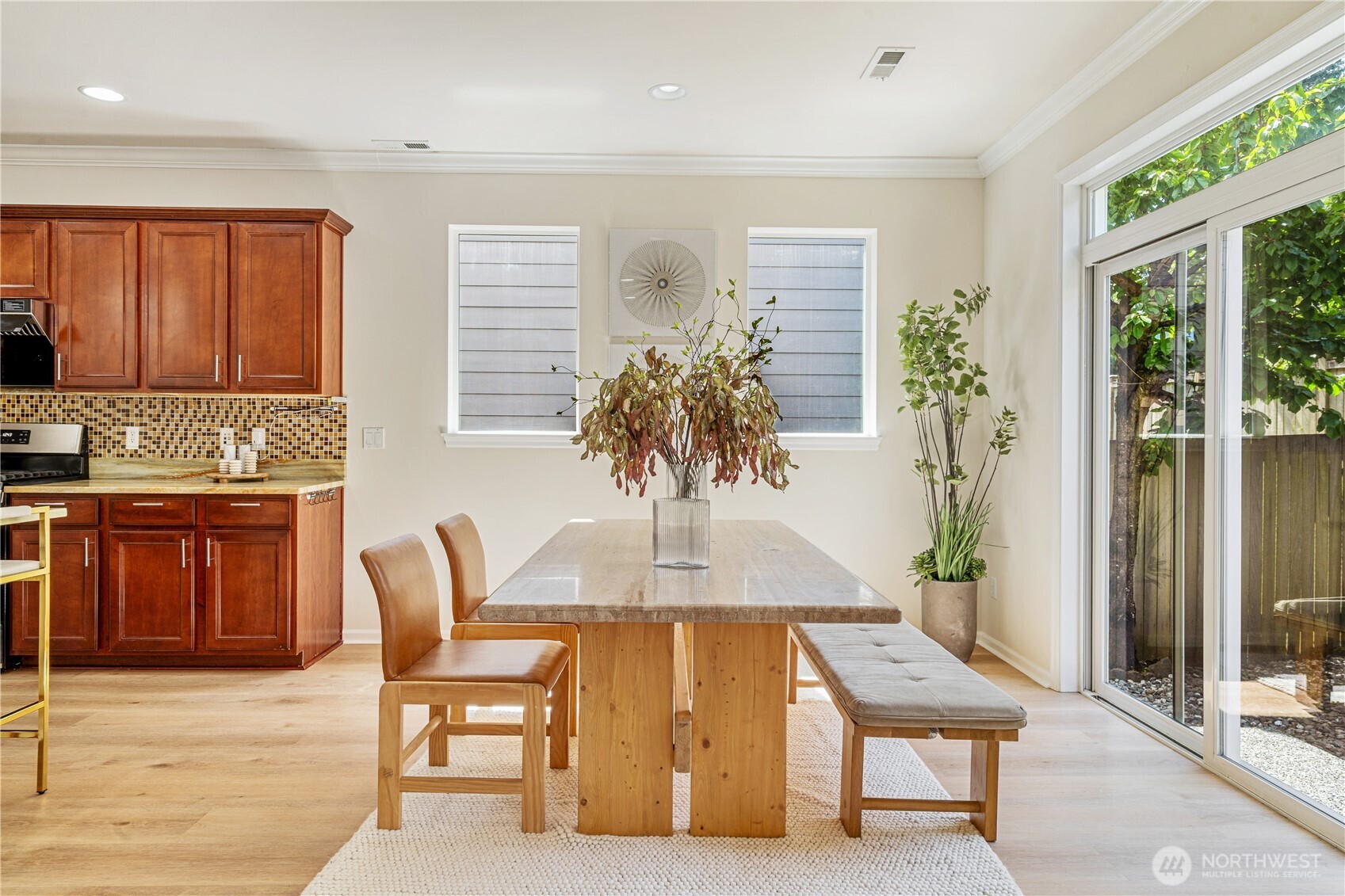 9528 25th Drive Southeast Everett, WA 98208 - Photo 19 of 36 a dining room with furniture and window
