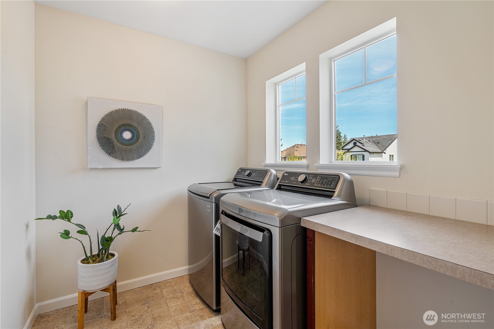 9528 25th Drive Southeast Everett, WA 98208 - Photo 34 of 36 a utility room with dryer and washer