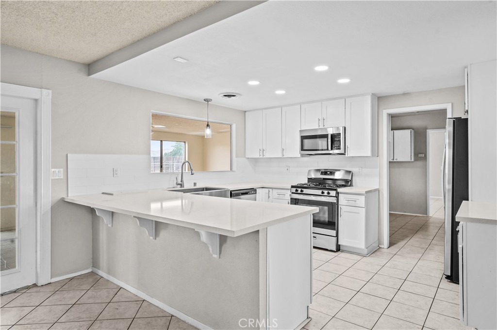 13755 Mohawk Road Apple Valley, CA 92307 - Photo 21 of 66