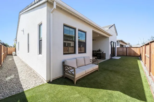 $795,000 | 1871 Snowflower Place, Tracy, CA 95377