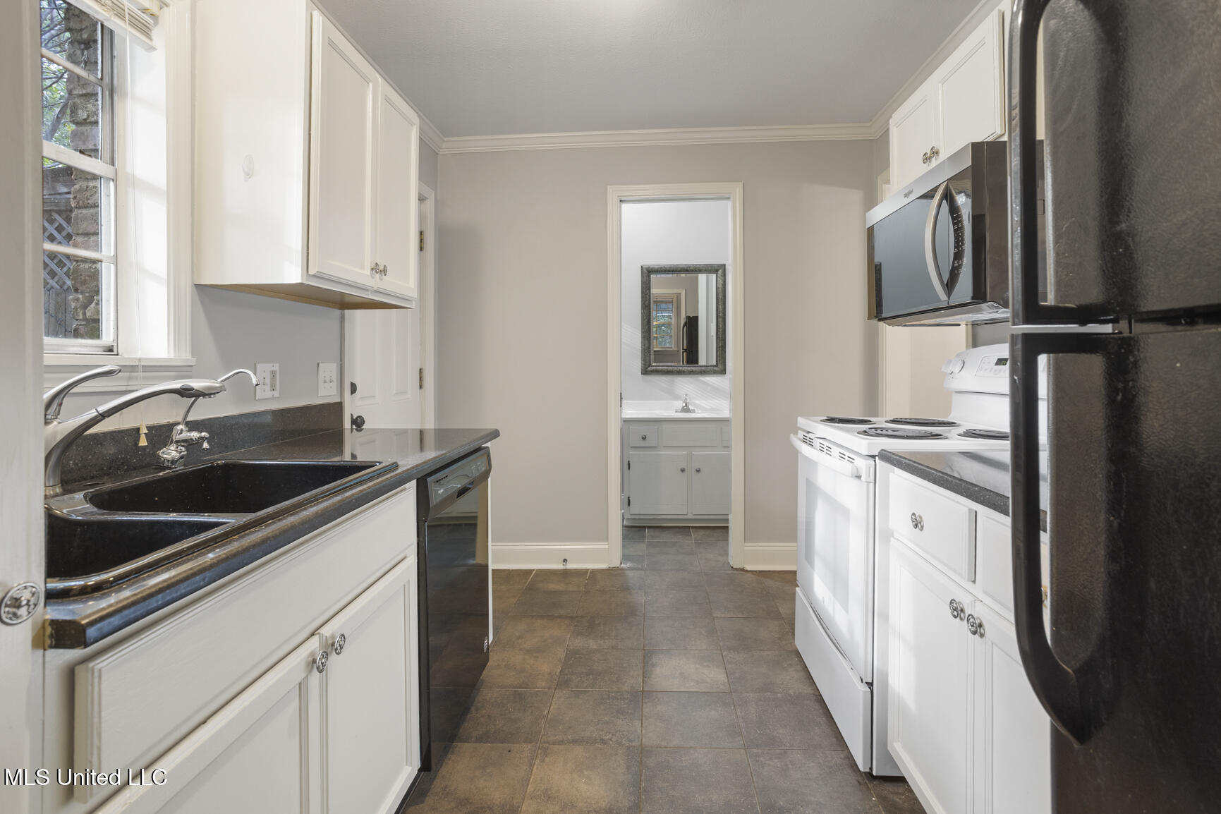 1233 Linden Place Jackson, MS 39202 - Photo 12 of 17 1233 Linden Pl-12