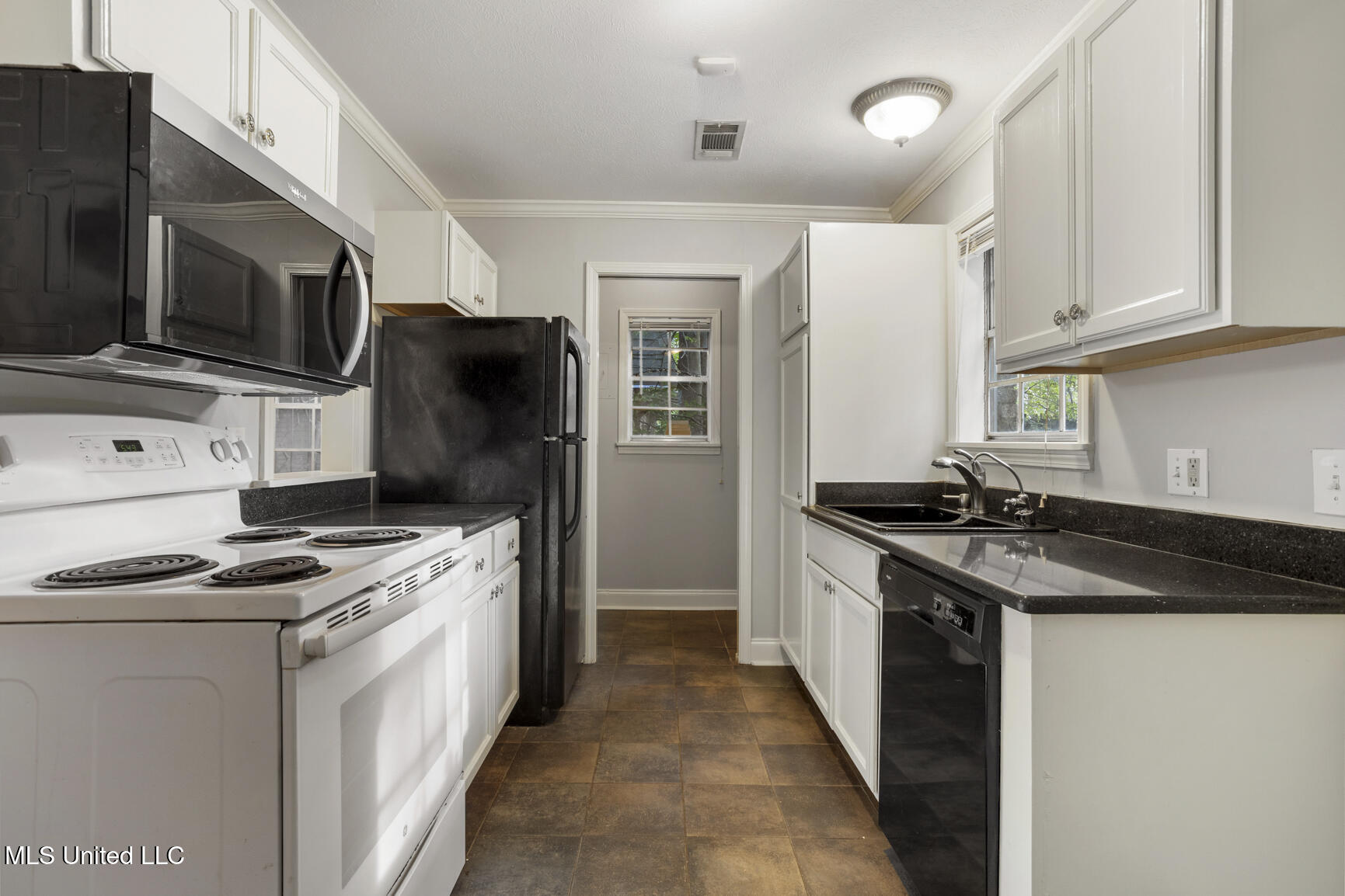 1233 Linden Place Jackson, MS 39202 - Photo 7 of 17 1233 Linden Pl-7