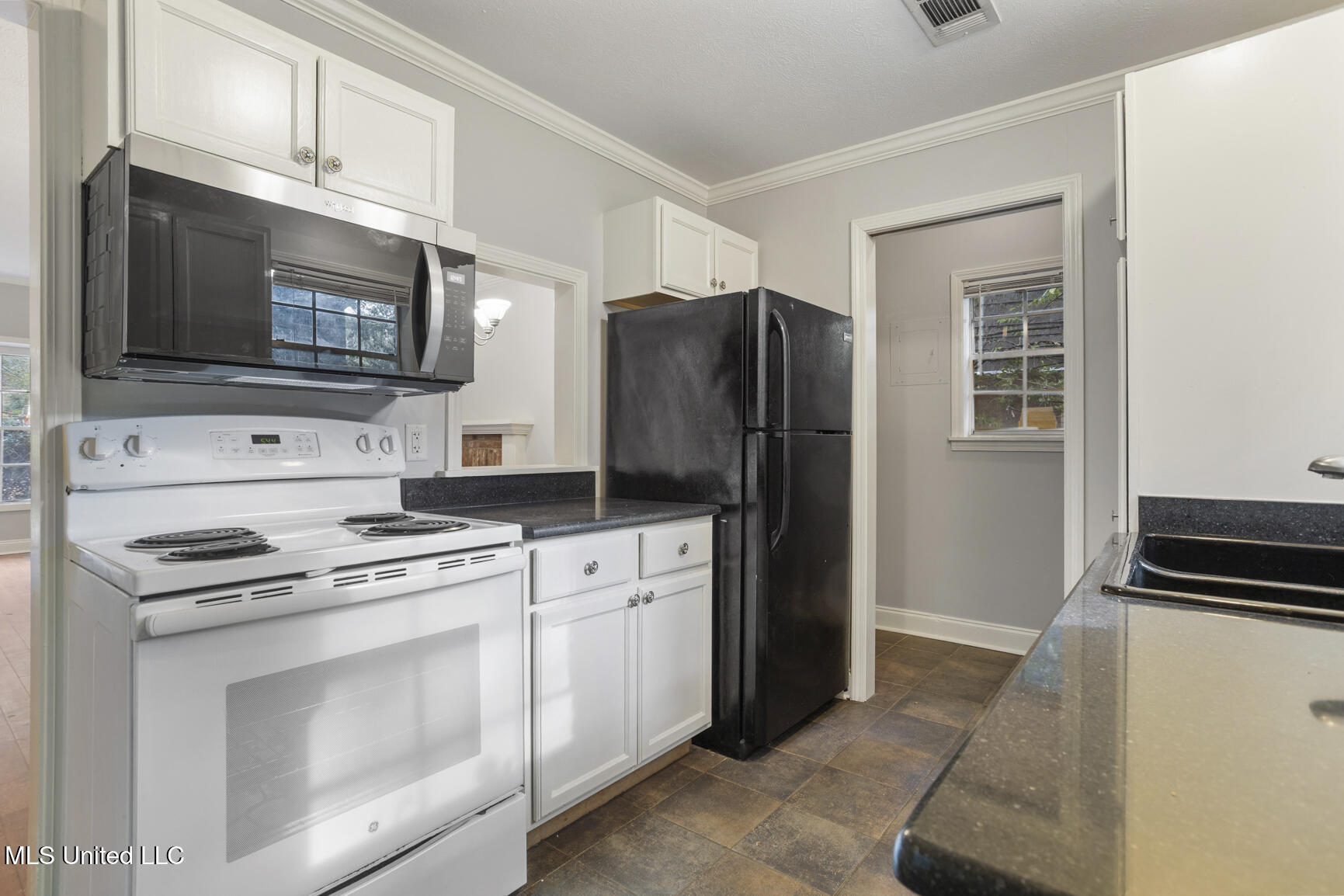 1233 Linden Place Jackson, MS 39202 - Photo 8 of 17 1233 Linden Pl-8