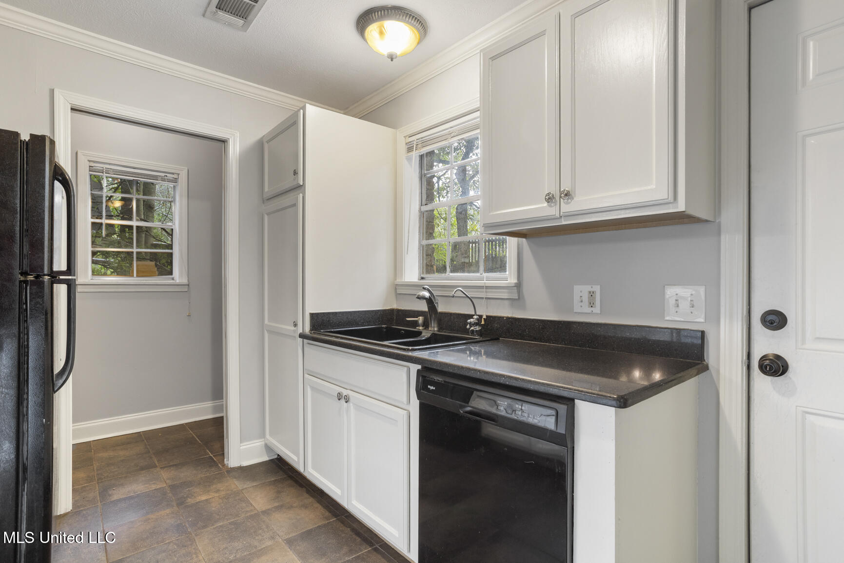 1233 Linden Place Jackson, MS 39202 - Photo 9 of 17 1233 Linden Pl-9