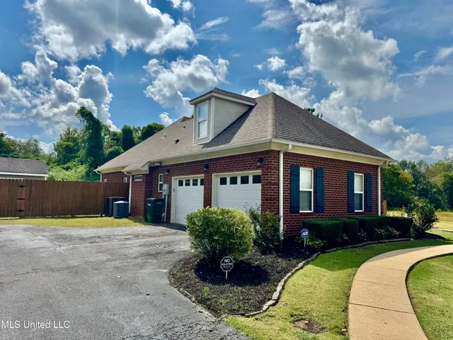 $265,000 | 755 Salem Avenue, Holly Springs, MS 38635