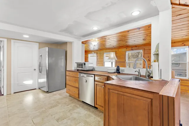 $549,900 | 169 Ashworth Avenue, Hampton, NH 03842