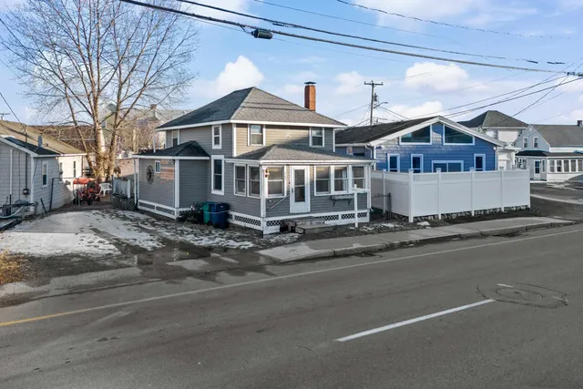 $549,900 | 169 Ashworth Avenue, Hampton, NH 03842