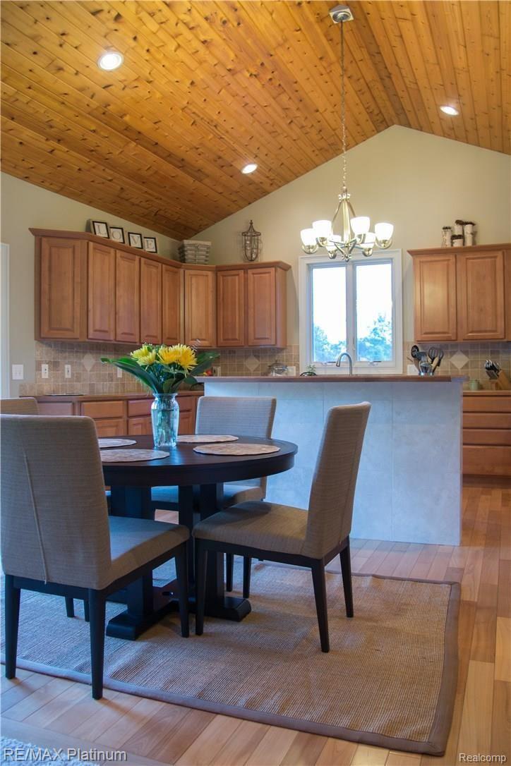 11661 Roberts Road Stockbridge, MI 49285 - Photo 9 of 53 DSC_2999.JPG
