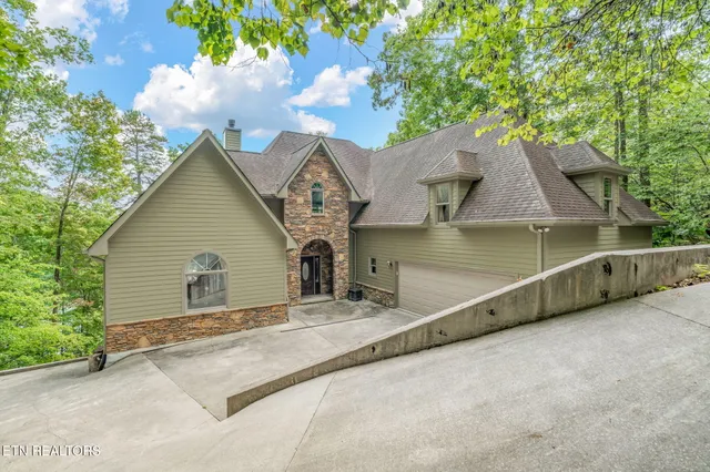 $1,999,000 | 455 South Shorewood Lane, Caryville, TN 37714