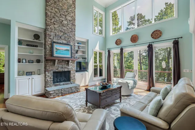 $1,999,000 | 455 South Shorewood Lane, Caryville, TN 37714