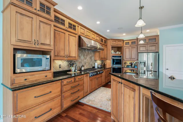 $1,999,000 | 455 South Shorewood Lane, Caryville, TN 37714