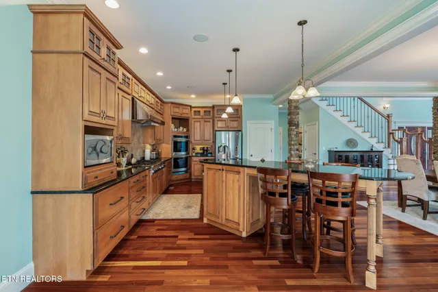 $1,999,000 | 455 South Shorewood Lane, Caryville, TN 37714