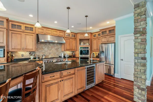 $1,999,000 | 455 South Shorewood Lane, Caryville, TN 37714