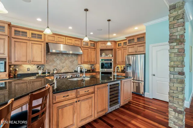 $1,999,000 | 455 South Shorewood Lane, Caryville, TN 37714