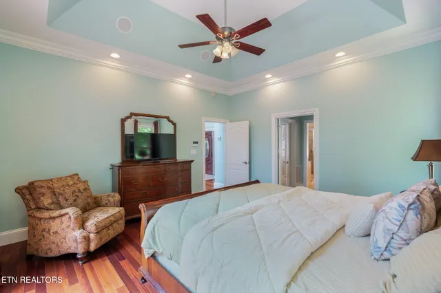 $1,999,000 | 455 South Shorewood Lane, Caryville, TN 37714